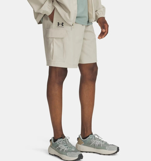 Under Armour cargo pants מכנס קצר שורט דגמח בצבע בז' לגבר